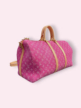 Carica l'immagine nel visualizzatore di Gallery, LOUIS VUITTON KEEPALL DENIM ROSA
