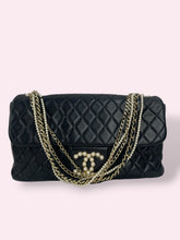Carica l'immagine nel visualizzatore di Gallery, CHANEL FLAP BAG
