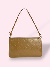 Carica l&#39;immagine nel visualizzatore di Gallery, LOUIS VUITTON POCHETTE
