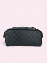 Carica l'immagine nel visualizzatore di Gallery, LOUIS VUITTON BEAUTY
