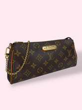 Carica l&#39;immagine nel visualizzatore di Gallery, LOUIS VUITTON EVA POCHETTE
