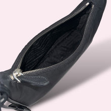 Carica l&#39;immagine nel visualizzatore di Gallery, PRADA RE EDITION 2000
