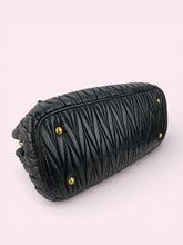 Carica l'immagine nel visualizzatore di Gallery, MIU MIU SHOPPER
