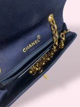 Carica l&#39;immagine nel visualizzatore di Gallery, CHANEL VINTAGE BAG
