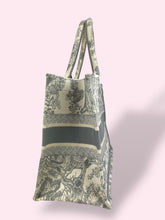 Carica l&#39;immagine nel visualizzatore di Gallery, DIOR TOTE

