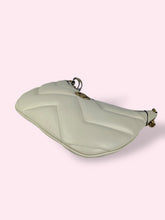 Carica l'immagine nel visualizzatore di Gallery, GUCCI MEZZALUNA MARMONT
