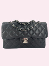 Carica l&#39;immagine nel visualizzatore di Gallery, CHANEL CLASSIC FLAP 23
