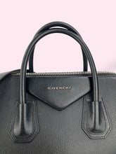 Carica l&#39;immagine nel visualizzatore di Gallery, GIVENCHY ANTIGONA
