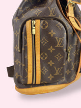 Carica l&#39;immagine nel visualizzatore di Gallery, LOUIS VUITTON ZAINO
