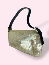 Carica l&#39;immagine nel visualizzatore di Gallery, FENDI BAGUETTE
