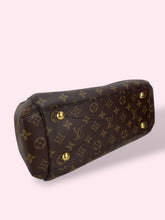 Carica l&#39;immagine nel visualizzatore di Gallery, LOUIS VUITTON MONTAIGNE
