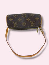 Carica l'immagine nel visualizzatore di Gallery, LOUIS VUITTON MINI PAPILLON

