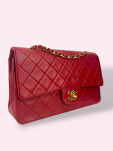 Carica l'immagine nel visualizzatore di Gallery, CHANEL CLASSIC FLAP 25 rossa
