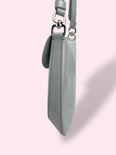 Carica l&#39;immagine nel visualizzatore di Gallery, PRADA MINI CLEO

