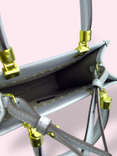 Carica l&#39;immagine nel visualizzatore di Gallery, FENDI MINI SUNSHINE
