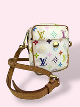 Carica l&#39;immagine nel visualizzatore di Gallery, LOUIS VUITTON CAMERA BAG
