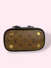 Carica l&#39;immagine nel visualizzatore di Gallery, LOUIS VUITTON VANITY PM
