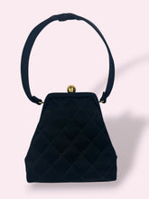 Carica l'immagine nel visualizzatore di Gallery, CHANEL VINTAGE BAG
