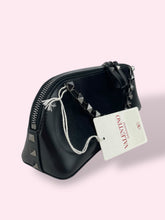 Carica l'immagine nel visualizzatore di Gallery, VALENTINO ROCKSTUD CLUTCH
