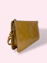 Carica l&#39;immagine nel visualizzatore di Gallery, LOUIS VUITTON POCHETTE
