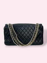 Carica l'immagine nel visualizzatore di Gallery, CHANEL FLAP BAG

