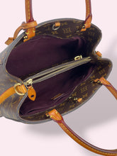 Carica l'immagine nel visualizzatore di Gallery, LOUIS VUITTON MONTAIGNE
