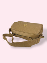 Carica l&#39;immagine nel visualizzatore di Gallery, CHANEL CAMERA BAG VINTAGE
