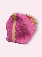 Carica l'immagine nel visualizzatore di Gallery, LOUIS VUITTON KEEPALL DENIM ROSA
