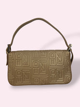 Carica l'immagine nel visualizzatore di Gallery, FENDI BAGUETTE LIMITED EDITION
