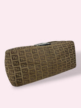 Carica l'immagine nel visualizzatore di Gallery, FENDI MAMA BAGUETTE
