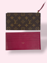 Carica l&#39;immagine nel visualizzatore di Gallery, LOUIS VUITTON POCHETTE FELICIE
