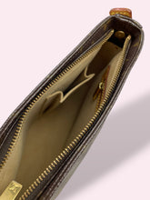 Carica l'immagine nel visualizzatore di Gallery, LV LOOPING BAG
