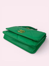 Carica l'immagine nel visualizzatore di Gallery, CHANEL WOC 19
