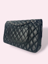 Carica l'immagine nel visualizzatore di Gallery, CHANEL CLASSIC FLAP 25 nera
