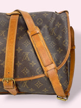 Carica l'immagine nel visualizzatore di Gallery, LOUIS VUITTON SAUMUR
