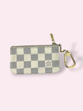 Carica l'immagine nel visualizzatore di Gallery, LOUIS VUITTON PORTAMONETE
