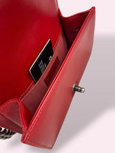 Carica l'immagine nel visualizzatore di Gallery, CHANEL BOY SMALL
