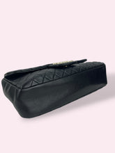 Carica l'immagine nel visualizzatore di Gallery, CHANEL FLAP BAG
