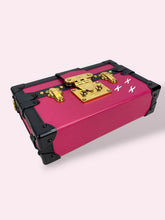Carica l'immagine nel visualizzatore di Gallery, LOUIS VUITTON CROSSBODY TRUNK

