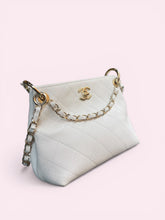 Carica l'immagine nel visualizzatore di Gallery, CHANEL BUCKET BIANCO
