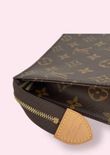 Carica l&#39;immagine nel visualizzatore di Gallery, LOUIS VUITTON VOYAGE PM
