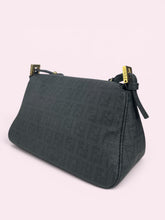 Carica l'immagine nel visualizzatore di Gallery, FENDI MAMA BAGUETTE MINI
