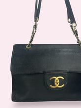Carica l'immagine nel visualizzatore di Gallery, CHANEL MAXI LOGO
