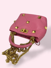 Carica l'immagine nel visualizzatore di Gallery, VALENTINO BUCKET ROMANSTUD
