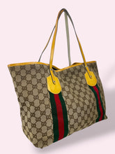 Carica l'immagine nel visualizzatore di Gallery, GUCCI SHOPPER gialla
