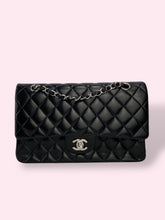 Carica l&#39;immagine nel visualizzatore di Gallery, CHANEL CLASSIC FLAP NERA
