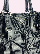 Carica l'immagine nel visualizzatore di Gallery, PRADA SHOPPER IN VERNICE
