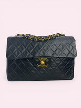 Carica l'immagine nel visualizzatore di Gallery, CHANEL MAXI LOGO
