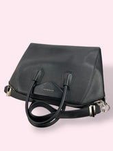 Carica l&#39;immagine nel visualizzatore di Gallery, GIVENCHY ANTIGONA
