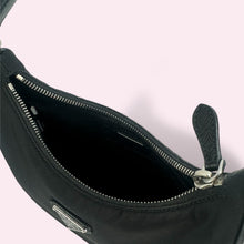 Carica l&#39;immagine nel visualizzatore di Gallery, PRADA RE EDITION 2000
